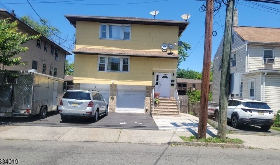 692 Mill St, Belleville, NJ 07109 - 7 Beds, 5 Bath
