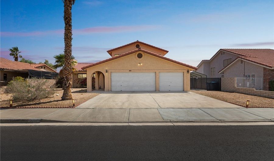 2111 River City Dr, Laughlin, NV 89029 - 4 Beds, 3 Bath