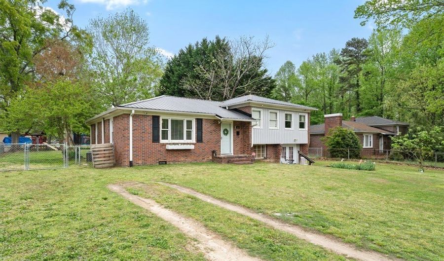 109 Westwood Dr, Belton, SC 29627 - 4 Beds, 2 Bath