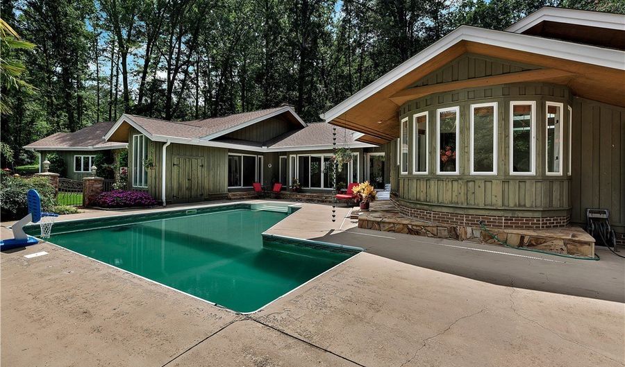 1021 Hobby Ln, Anderson, SC 29621 - 4 Beds, 3 Bath