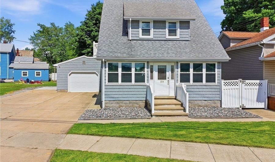 214 Lake Ave, Ashtabula, OH 44004 - 3 Beds, 2 Bath