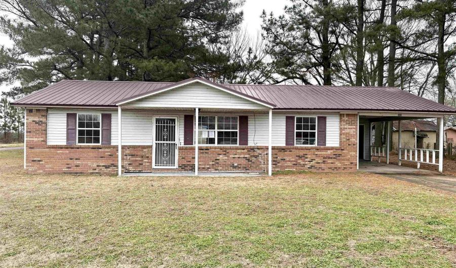 1012 N 12th St, Augusta, AR 72006 - 3 Beds, 2 Bath