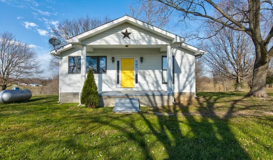 5026 Main St, Jeffersonville, KY 40337 - 3 Beds, 2 Bath