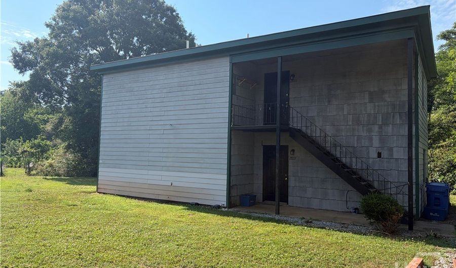 2837 Cherokee Rd, Athens, GA 30601 - 2 Beds, 1 Bath