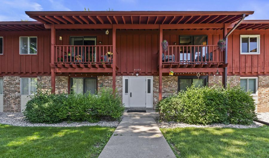 3182 JUSTIN Ct 8, Appleton, WI 54914 - 2 Beds, 2 Bath