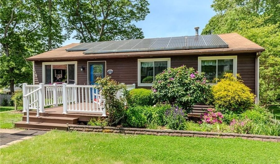 12 Twin Leaf Trl, Narragansett, RI 02874 - 2 Beds, 1 Bath