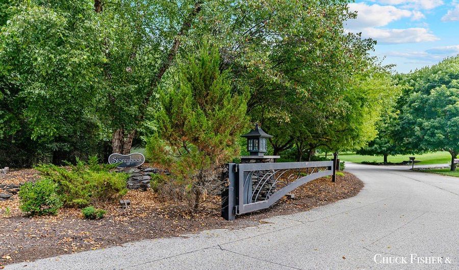 7286 Storey Book Ln SE, Ada, MI 49301 - 6 Beds, 5 Bath