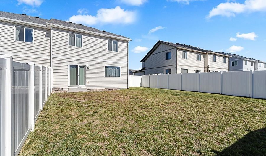 6605 PAINTED ROCK Trl, Cheyenne, WY 82007 - 3 Beds, 3 Bath
