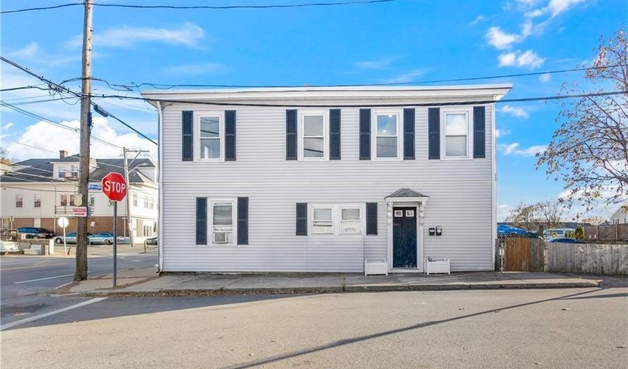 880 Charles St, North Providence, RI 02904 - 6 Beds, 2 Bath
