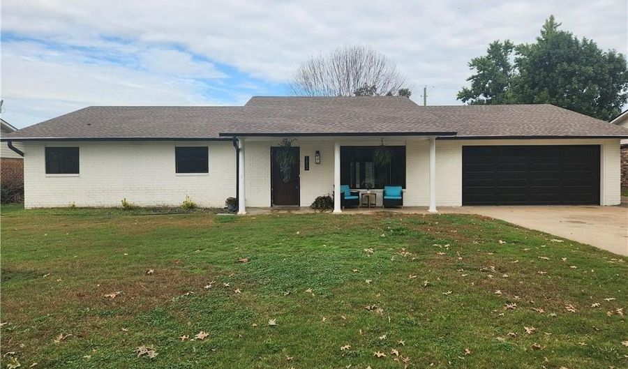 1803 Crouch St, Bentonville, AR 72712 - 3 Beds, 2 Bath