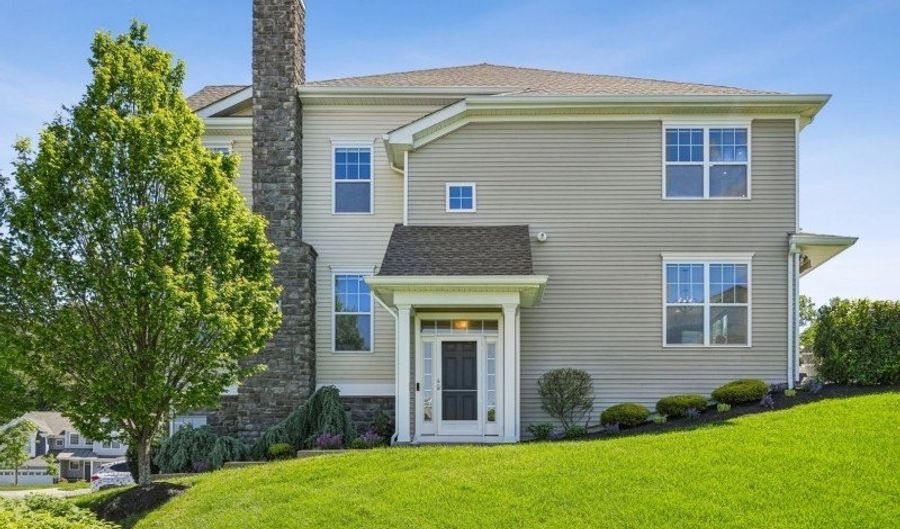 18 Blazingstar Way, Allamuchy Twp., NJ 07840 - 3 Beds, 3 Bath