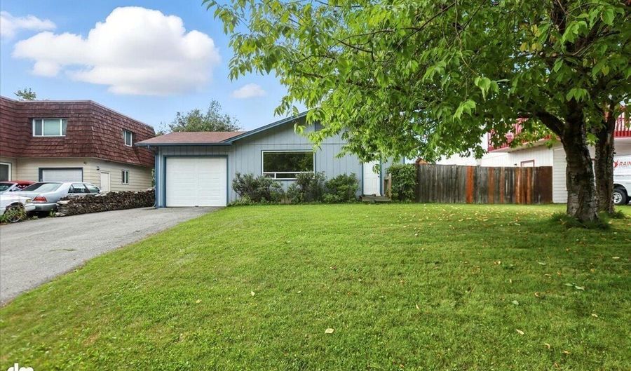 4628 Grumman St, Anchorage, AK 99507 - 3 Beds, 1 Bath