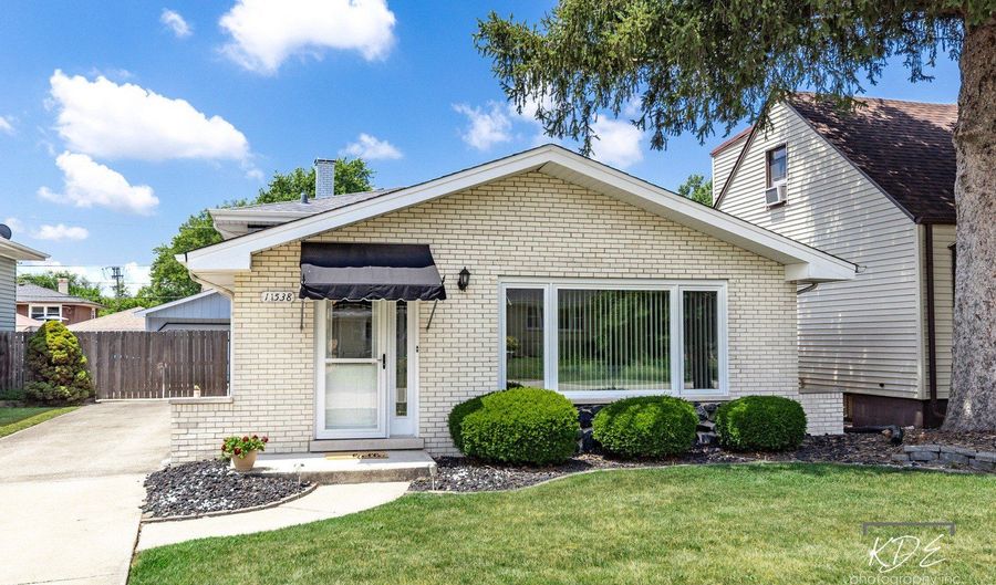 11538 S Leamington Ave, Alsip, IL 60803 - 3 Beds, 2 Bath