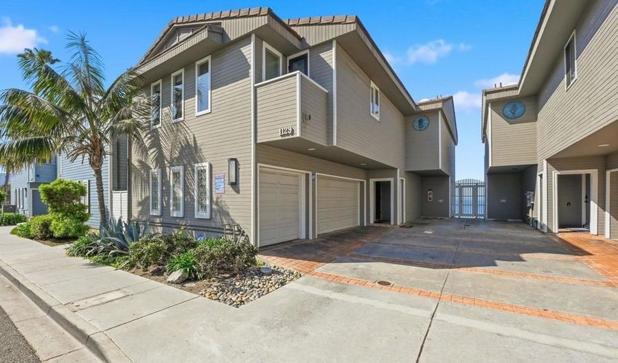 1129 S Pacific St A, Oceanside, CA 92054 - 3 Beds, 3 Bath