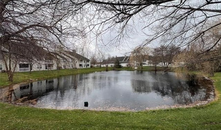 2664 S KNIGHTSBRIDGE Cir, Ann Arbor, MI 48105 - 2 Beds, 2 Bath