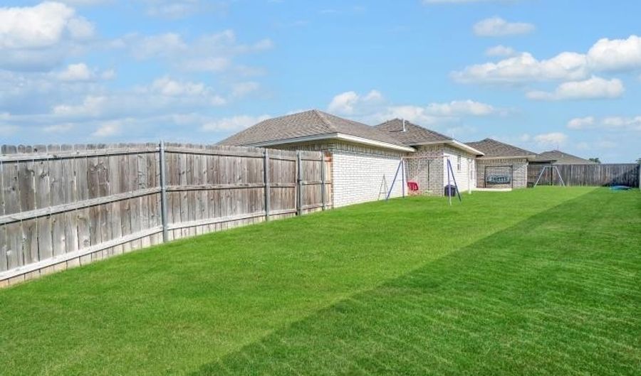 1004 Village Dr, Altus, OK 73521 - 4 Beds, 2 Bath