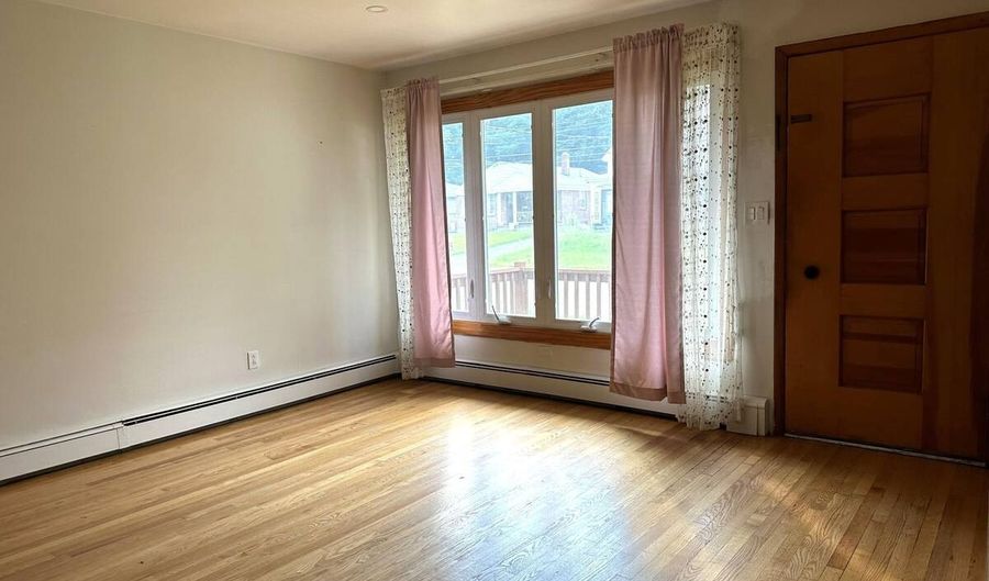 92 Daytona Ave, Albany, NY 12203 - 3 Beds, 2 Bath