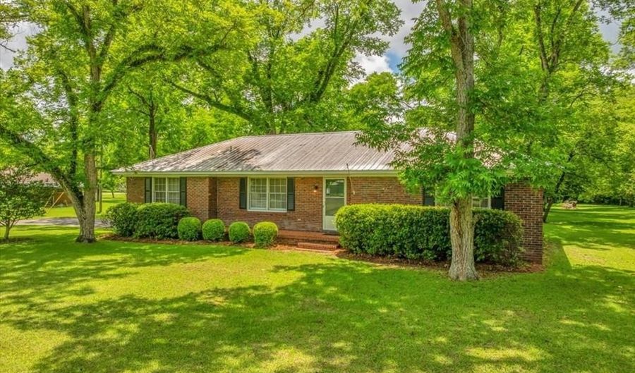 3104 Leggett Dr, Albany, GA 31721 - 2 Beds, 2 Bath