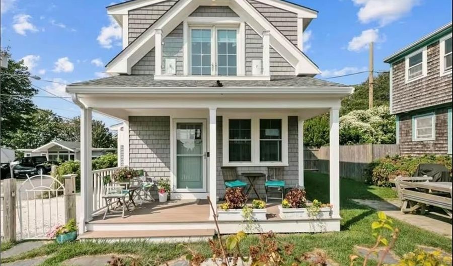 21 Warren Ave 21, Middletown, RI 02842 - 1 Beds, 2 Bath