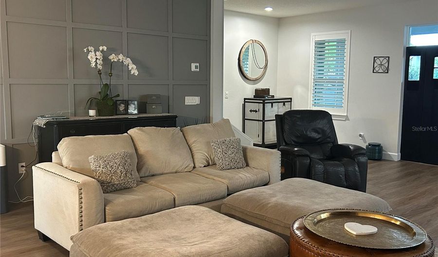 1200 EDWARDS Ln, Orlando, FL 32804 - 5 Beds, 4 Bath