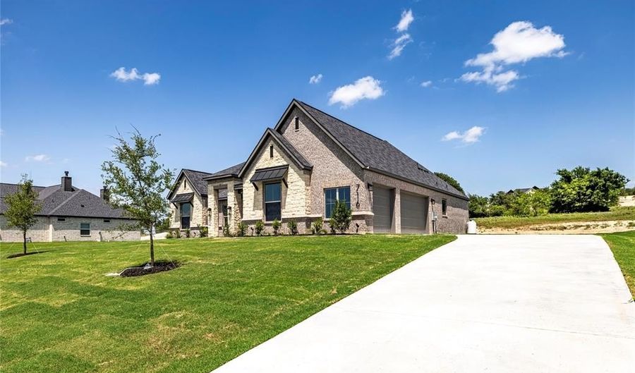 716 Burr Oak Ln, Weatherford, TX 76085 - 4 Beds, 3 Bath