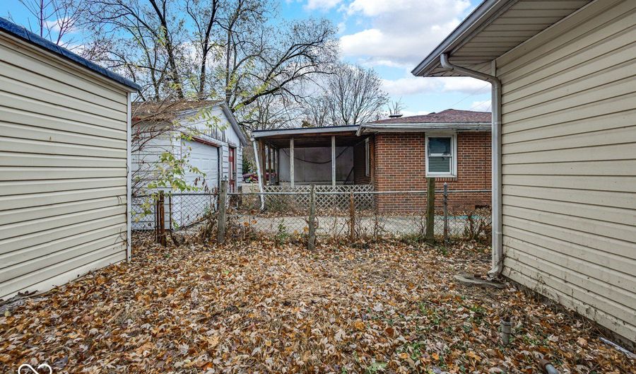 2308 W 16th St, Anderson, IN 46016 - 2 Beds, 1 Bath