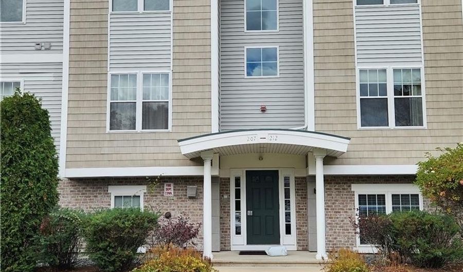 200 Roger Williams Ave 207, East Providence, RI 02916 - 1 Beds, 1 Bath