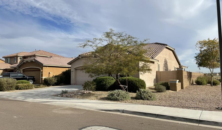 69 S 195TH Ln, Buckeye, AZ 85326 - 4 Beds, 3 Bath