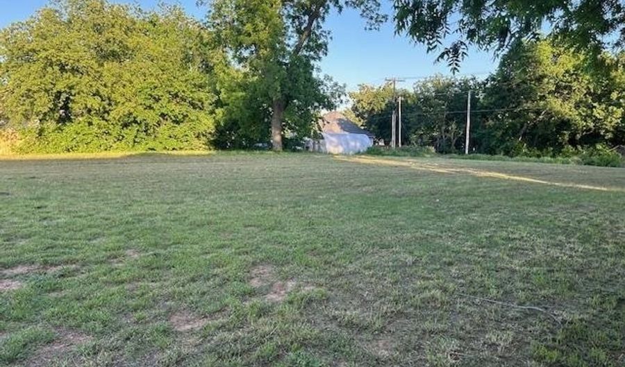 923 W Minnesota Ave, Chickasha, OK 73018 - 0 Beds, 0 Bath