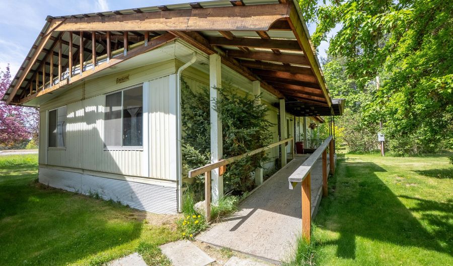 968 Roosevelt Rd, Bonners Ferry, ID 83805 - 3 Beds, 2 Bath