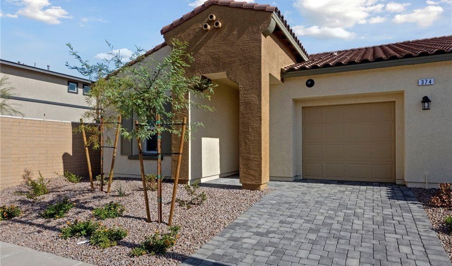 374 Larksong Ave, Henderson, NV 89011 - 2 Beds, 2 Bath