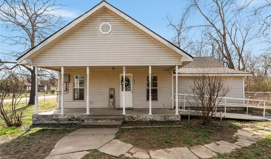 327 E Mulberry St, Alma, AR 72921 - 2 Beds, 2 Bath