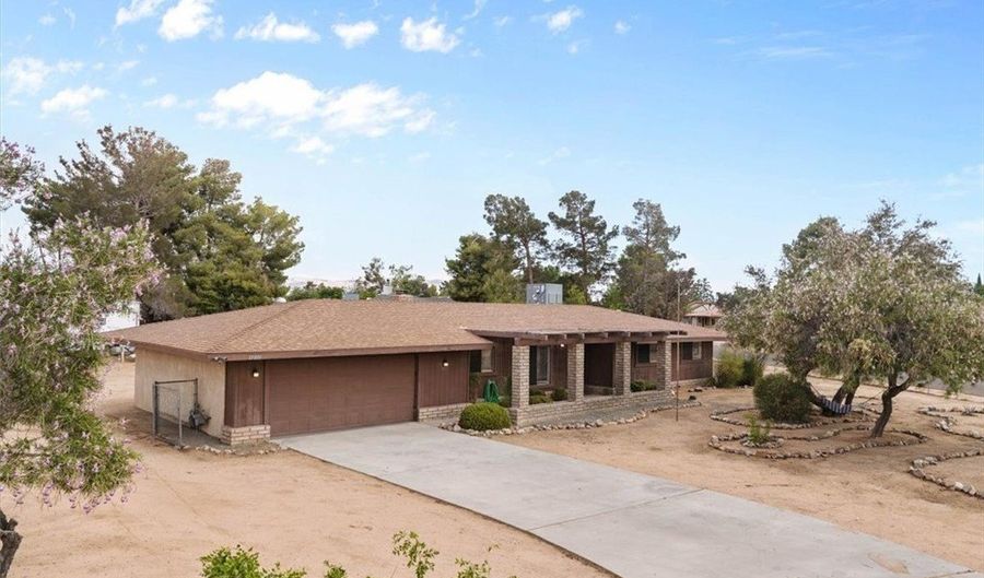 19801 Talihina, Apple Valley, CA 92307 - 3 Beds, 2 Bath