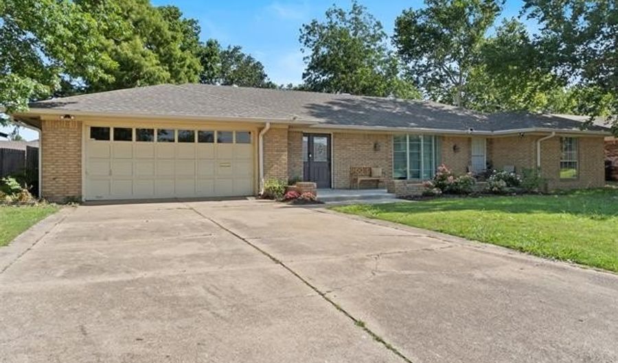 1413 Sunny, Ardmore, OK 73401 - 4 Beds, 2 Bath