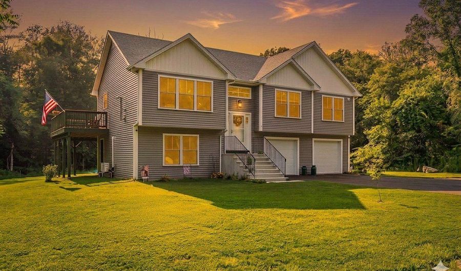 89 Lisbon Rd, Canterbury, CT 06331 - 3 Beds, 3 Bath