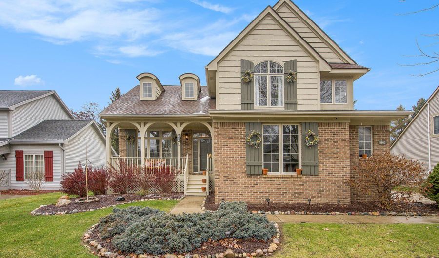 5660 Versailles Ave, Ann Arbor, MI 48103 - 3 Beds, 2 Bath