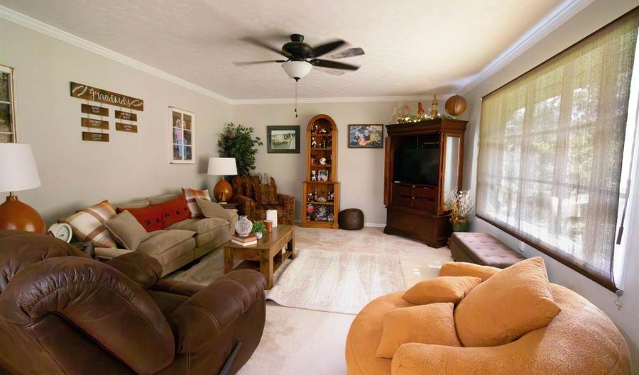 305 SKY Dr, Anniston, AL 36207 - 5 Beds, 4 Bath