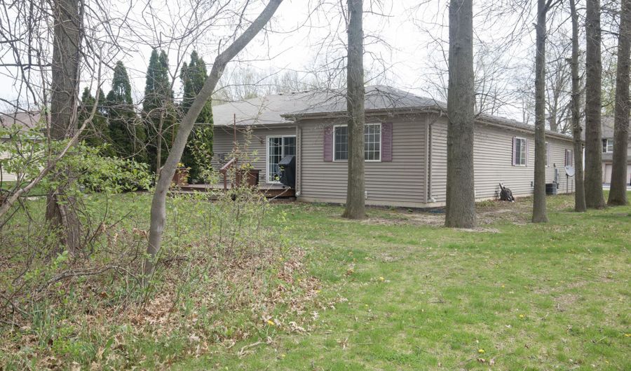 1242 Griffin Lake Ave, Chesterton, IN 46304 - 3 Beds, 2 Bath