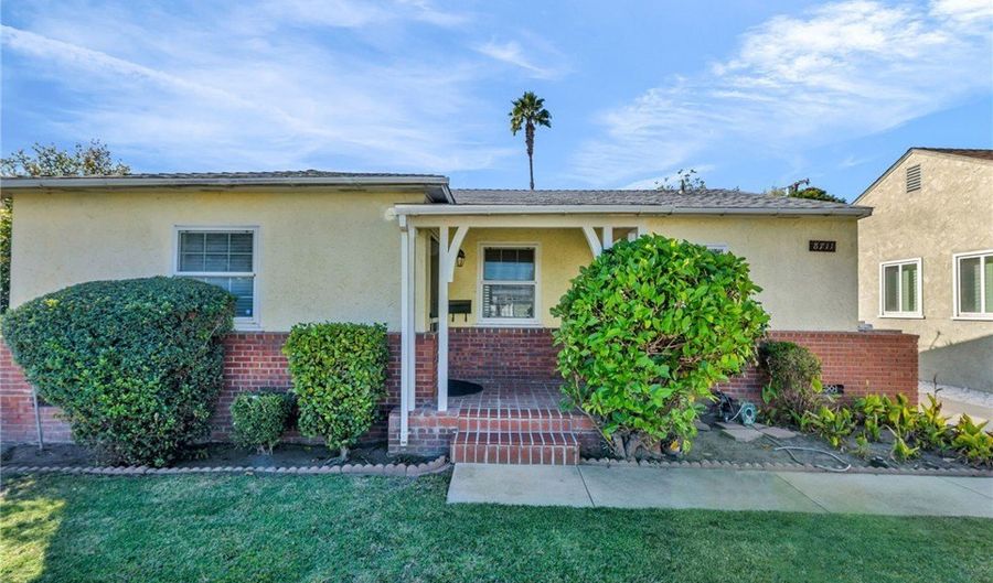 8711 Lilienthal Avenue 8711, Los Angeles, CA 90045 - 3 Beds, 1 Bath