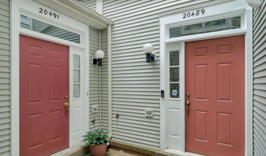 20489 COOL FERN Sq, Ashburn, VA 20147 - 3 Beds, 3 Bath