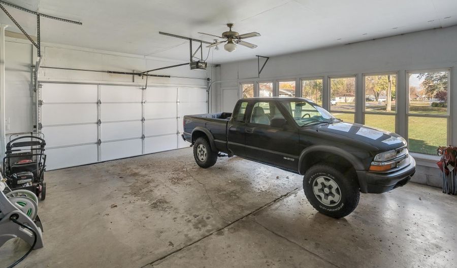 702 E 5th St, Auburn, IN 46706 - 3 Beds, 2 Bath