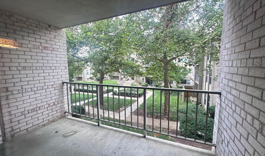 19 CANTERBURY Sq 201, Alexandria, VA 22304 - 1 Beds, 1 Bath