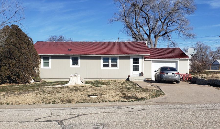 532 W 9th Ave, Ashland, KS 67831 - 3 Beds, 3 Bath