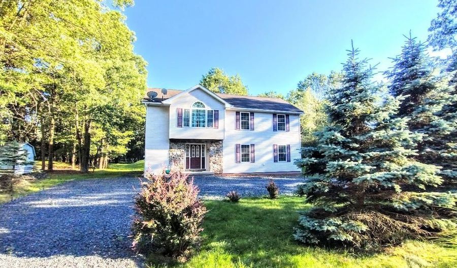 146 HUNTER Ln, Albrightsville, PA 18210 - 6 Beds, 2 Bath