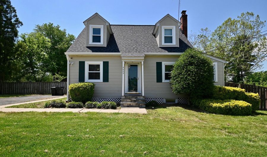 8422 RADFORD Ave, Alexandria, VA 22309 - 3 Beds, 2 Bath