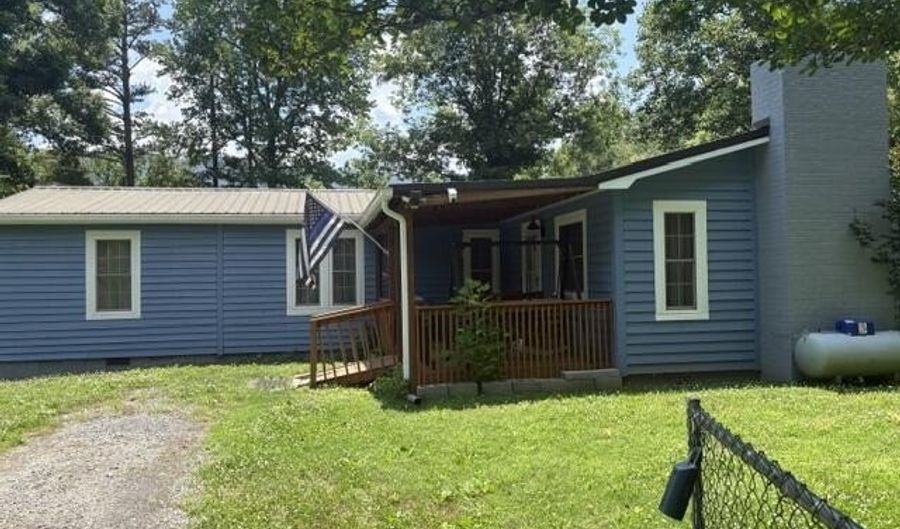 844 Grove Rd, Benton, TN 37307 - 3 Beds, 2 Bath