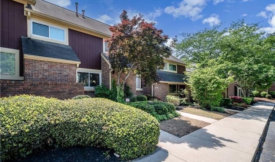 69 Country Place Ct, Alpharetta, GA 30005 - 2 Beds, 1 Bath