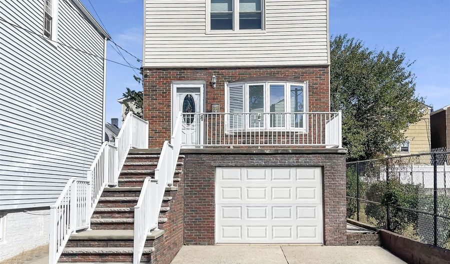63 COTTAGE St, Bayonne, NJ 07002 - 4 Beds, 3 Bath