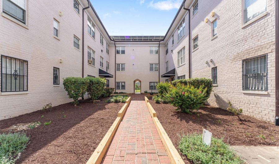3201 8TH St SE 10, Washington, DC 20032 - 1 Beds, 1 Bath