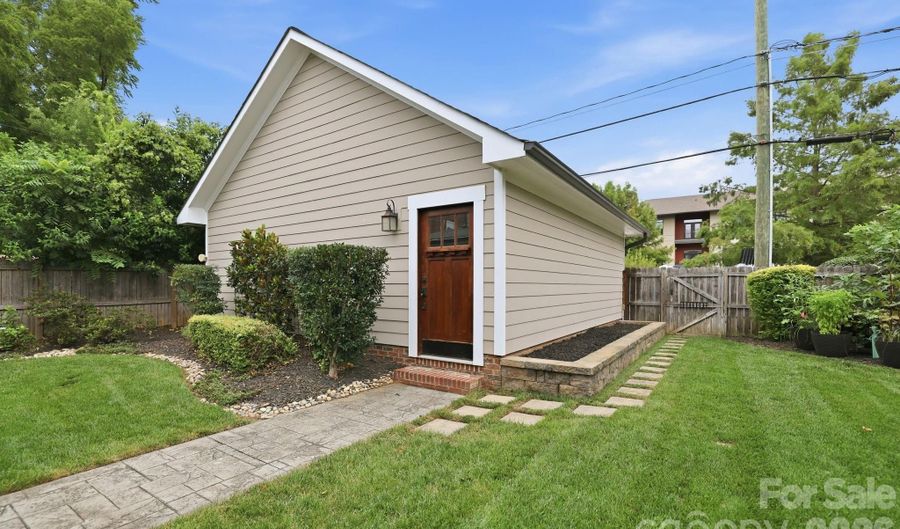 2617 Commonwealth Ave, Charlotte, NC 28205 - 4 Beds, 4 Bath